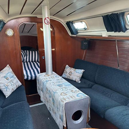 Barco A Vela Em Peniche - West Sailing Hotel Ngoại thất bức ảnh