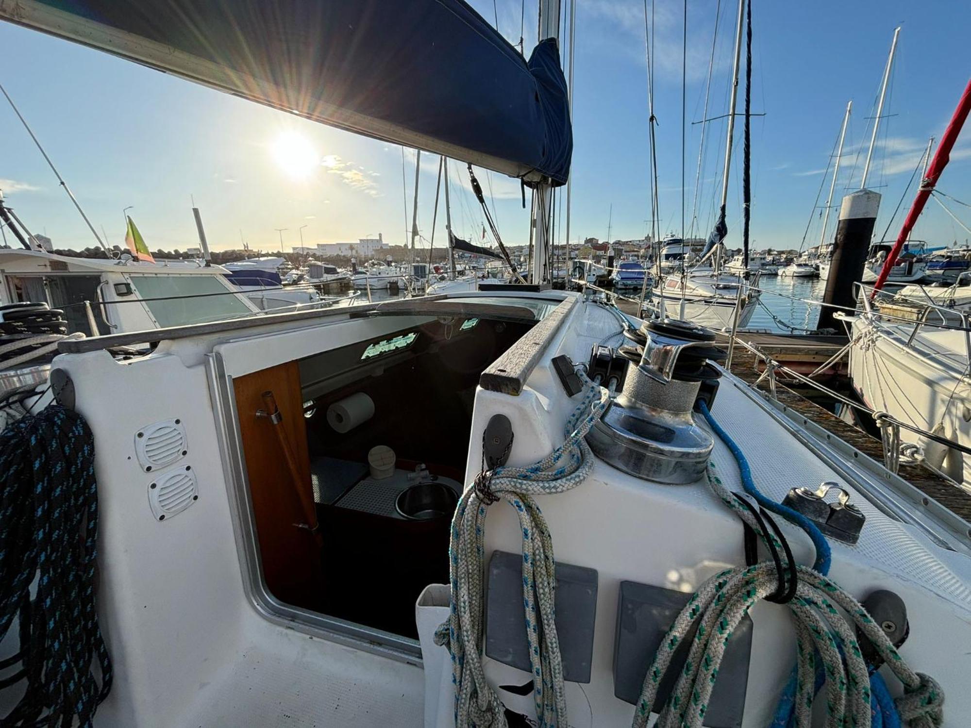 Barco A Vela Em Peniche - West Sailing Hotel Ngoại thất bức ảnh
