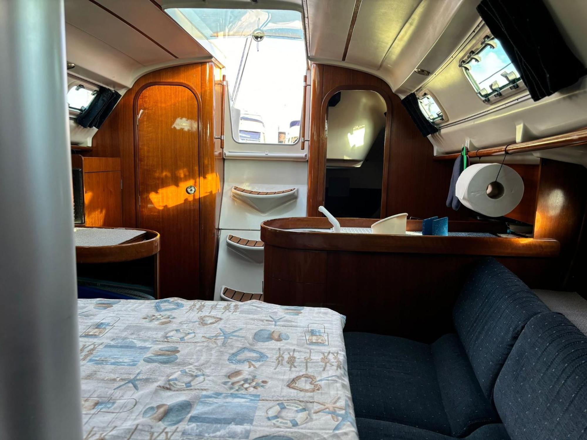 Barco A Vela Em Peniche - West Sailing Hotel Ngoại thất bức ảnh